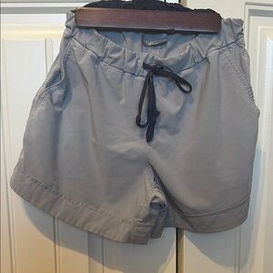 Athleta Gray Women's Cargo Shorts Sz XS EUC